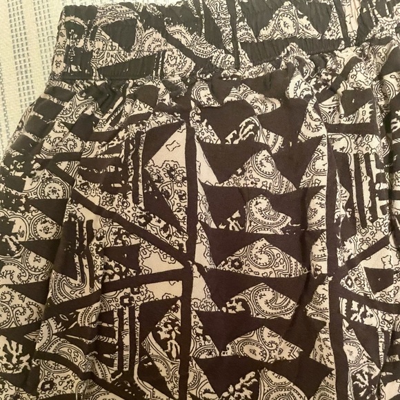 Patterned shorts with pockets | size M - Picture 6 of 7